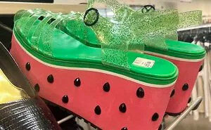 30 Thrifted Finds That Belong In A Museum For Being This Iconic (New Pics)