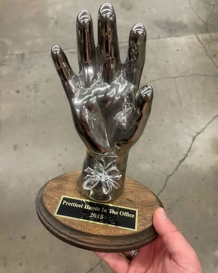 35 Times People Were ‘Lucky’ To Find These Gems While Thrifting That Were Too Bad Not To Share (New Pics)