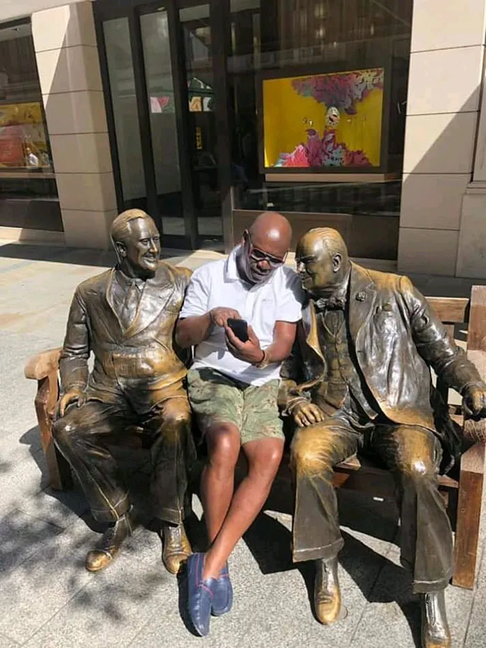 50 Fotos con estatuas llevadas a otro nivel (nuevas imágenes)