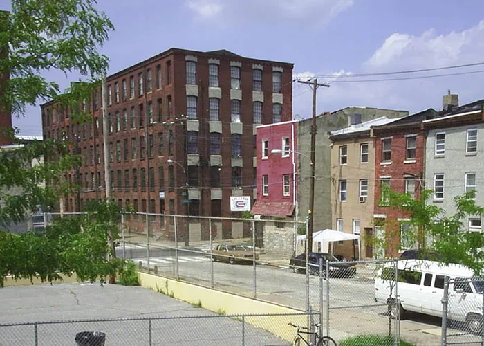 “Danger Can Sneak Up On You”: 30 Americans Share Places To Avoid At All Costs