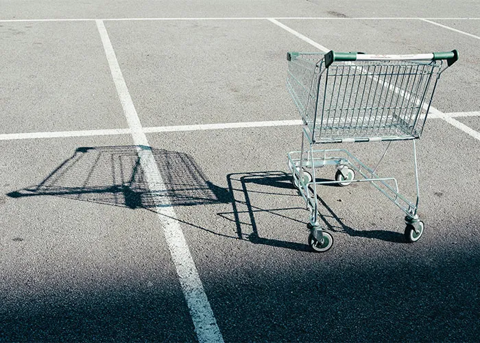“What's Something Subtle That Instantly Gives You Bad Vibes About Someone?” (40 Answers)