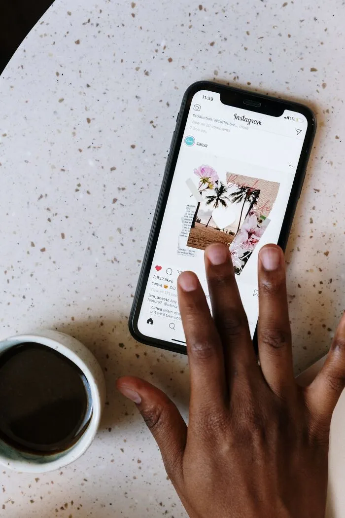 People Who Know Influencers In Real Life Are Revealing What Their Lives Are Really Like (30 Answers)
