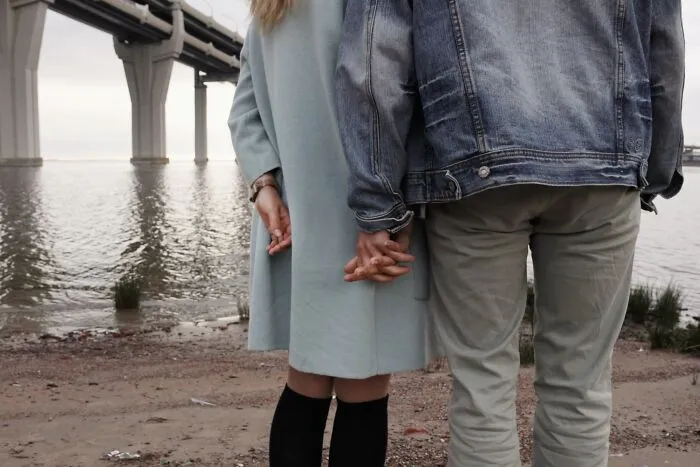 "What Screams 'We Are Not Going To Last Long' For Couples?" (50 Answers)