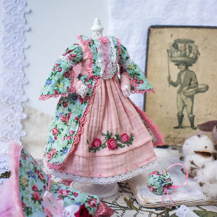 Here Are Some Of My Handmade Dresses For Dolls (5 Pics)