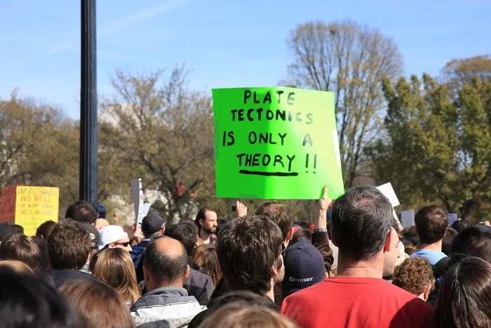 30 "Now-False Facts" That Were Really Taught In Schools, But Did Not Stand The Test Of Time