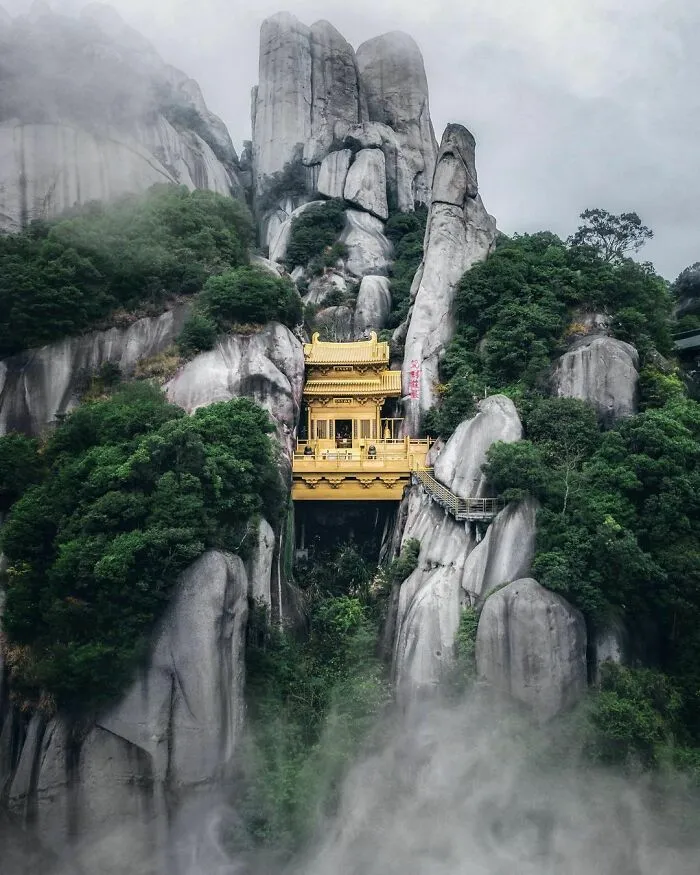 Yipianwachan Temple In Mount Taimu