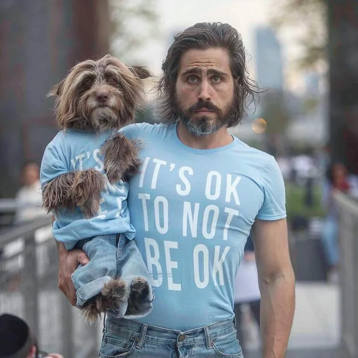 Human-Animal Doppelgangers: 30 Captivating Photographs Of A “Dog Dad” And His Pup Companion In Matching Outfits (New Pics)