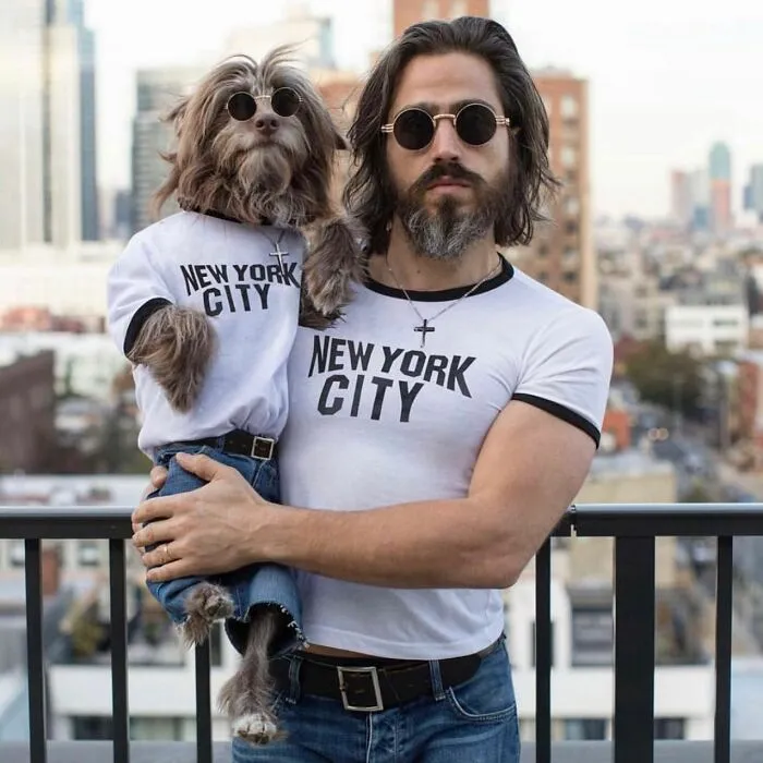 Human-Animal Doppelgangers: 30 Captivating Photographs Of A “Dog Dad” And His Pup Companion In Matching Outfits (New Pics)
