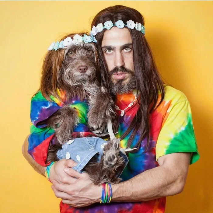 Human-Animal Doppelgangers: 30 Captivating Photographs Of A “Dog Dad” And His Pup Companion In Matching Outfits (New Pics)