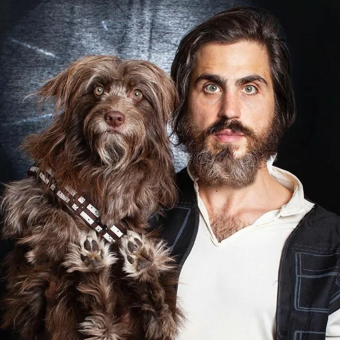 Human-Animal Doppelgangers: 30 Captivating Photographs Of A “Dog Dad” And His Pup Companion In Matching Outfits (New Pics)
