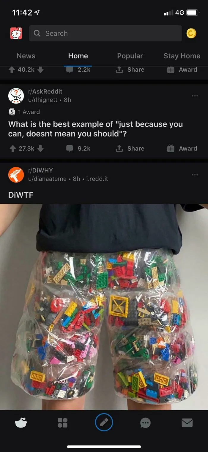 When Reddit Answers Itself