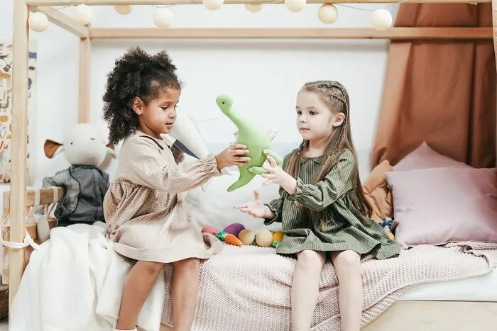 37 Of The Absolute Worst Lies Kids Ever Caught Their Parents Telling, As Listed Online
