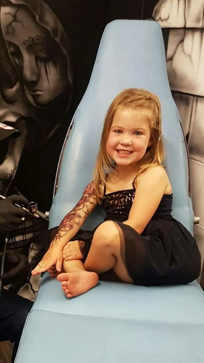 This Artist Gives Hospitalized Kids Spray-On “Tattoos” To Make Their Days Brighter, And Here’s The Result (24 New Pics)