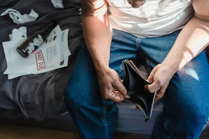 37 Of The Absolute Worst Lies Kids Ever Caught Their Parents Telling, As Listed Online