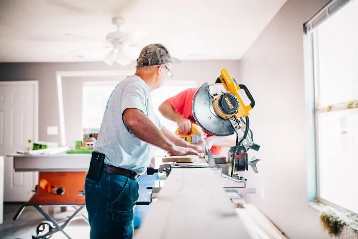 People List 30 Industries That Work Like Magnets For People Unqualified To Work In Them