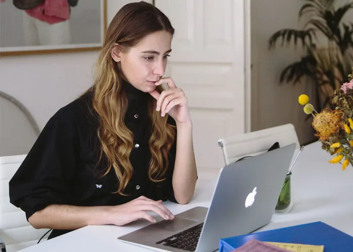 30 Rich Women Who Work From Home Share What They Do For A Living