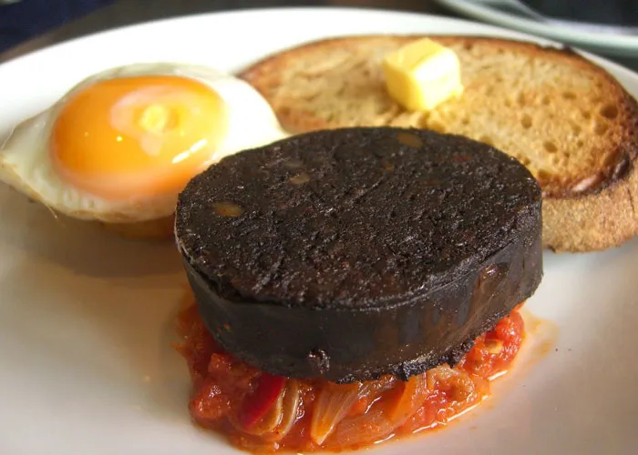 Woman Goes Viral With 50 ‘Socially Acceptable’ Things In The UK That Would Confuse Americans