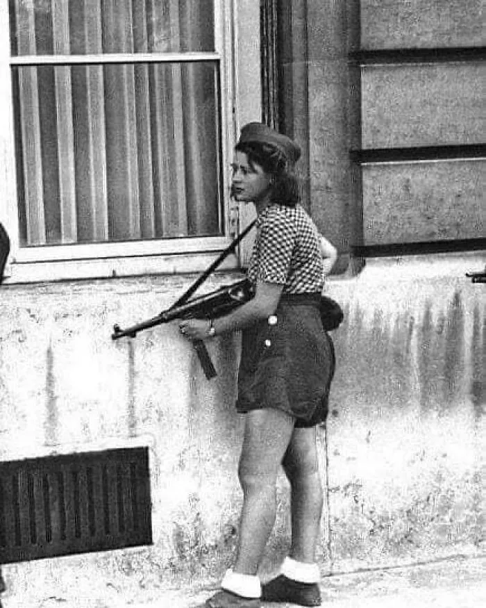 50 Incredible History Moments That Were Caught On Camera Decades Ago