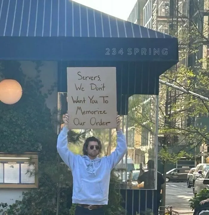 50 Times “Dude With Sign” Did Everyone A Public Service And Protested Everyday Annoying Things (New Pics)