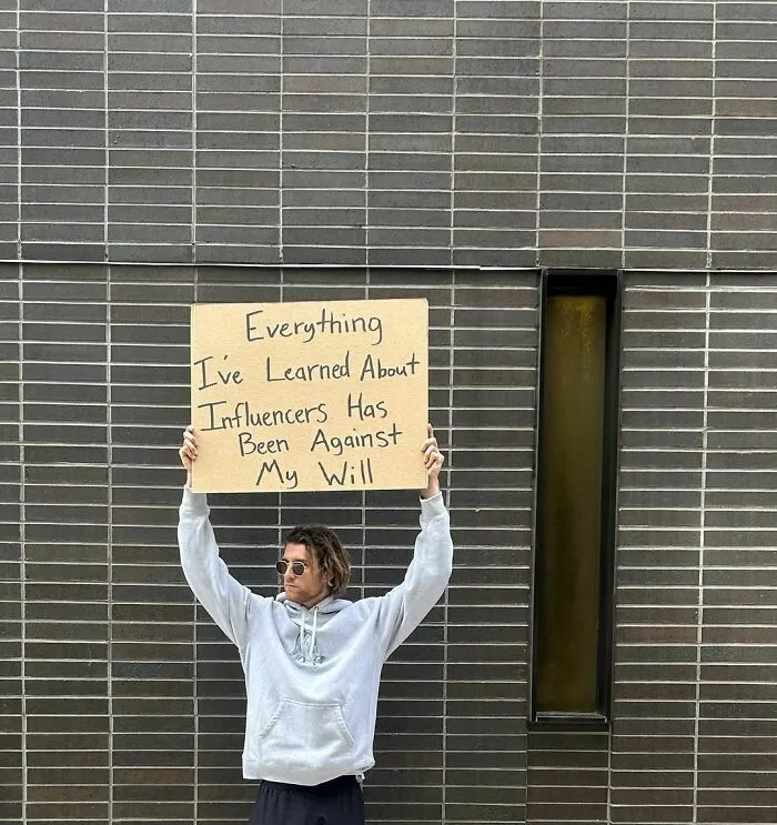 50 Times “Dude With Sign” Did Everyone A Public Service And Protested Everyday Annoying Things (New Pics)