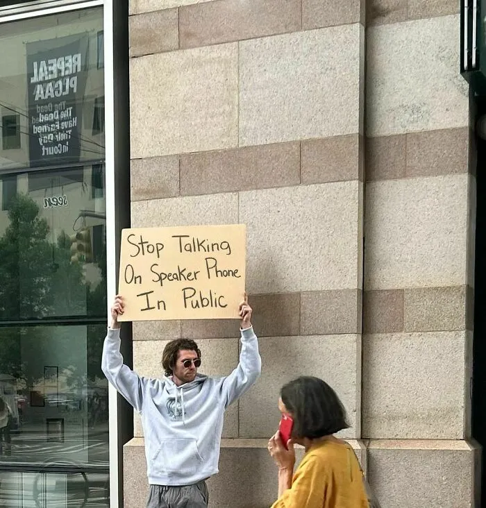 50 Times “Dude With Sign” Did Everyone A Public Service And Protested Everyday Annoying Things (New Pics)