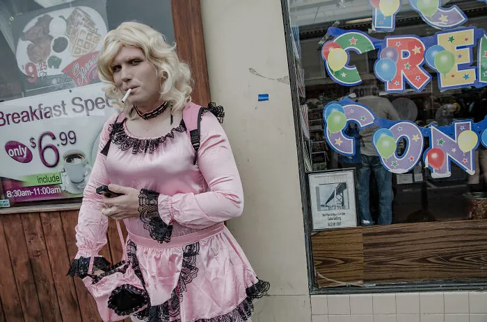 My 30 Photographs Documenting Daily Life Amidst San Francisco's Residents And Workers