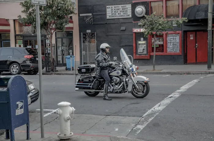 My 30 Photographs Documenting Daily Life Amidst San Francisco's Residents And Workers