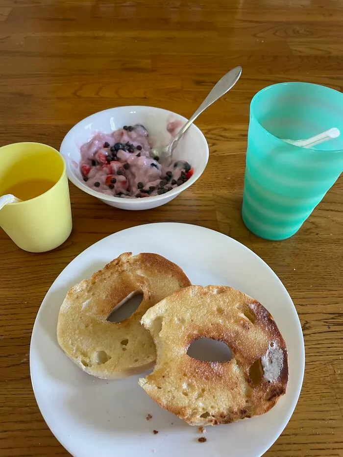 Bagel And Fruit