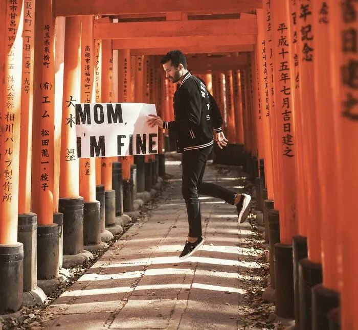 30 Wholesome Pics Of Man Reassuring His Mom Of His Wellbeing Whilst He Explores The World (New Pics)