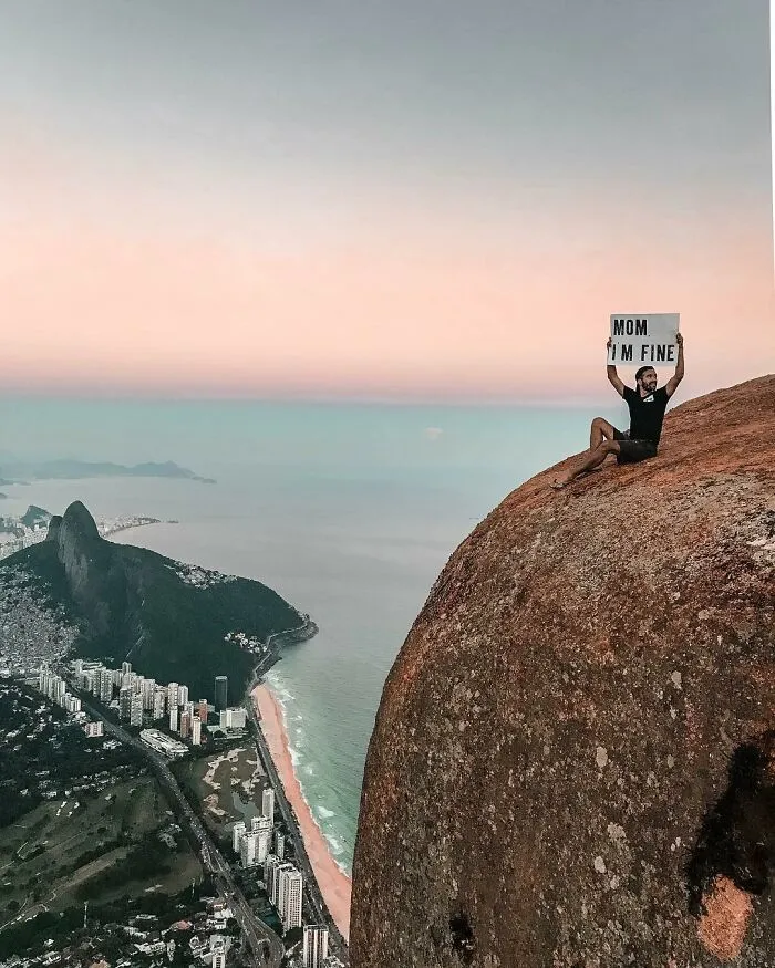30 Wholesome Pics Of Man Reassuring His Mom Of His Wellbeing Whilst He Explores The World (New Pics)
