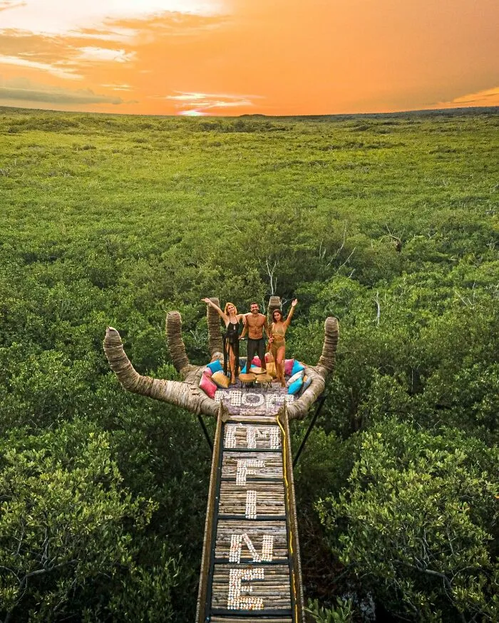30 Wholesome Pics Of Man Reassuring His Mom Of His Wellbeing Whilst He Explores The World (New Pics)