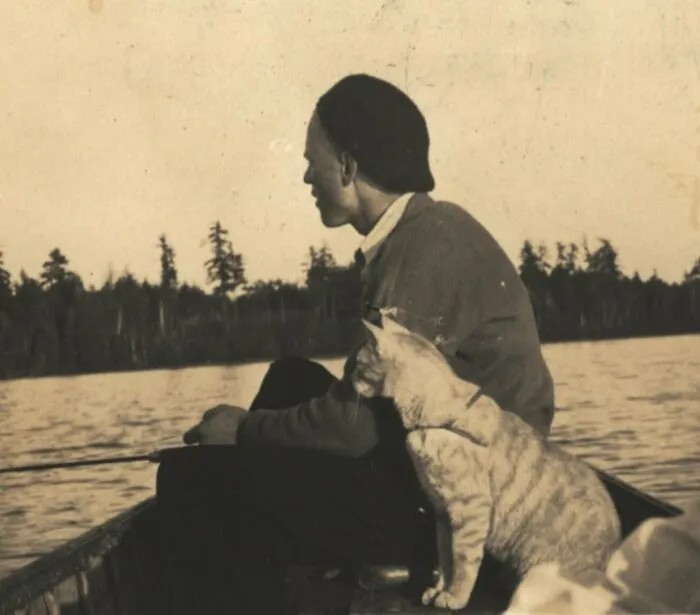 50 Fascinating Historical Photos That Might Change Your Perspective On Cats, As Shared By This Twitter Page (New Pics)
