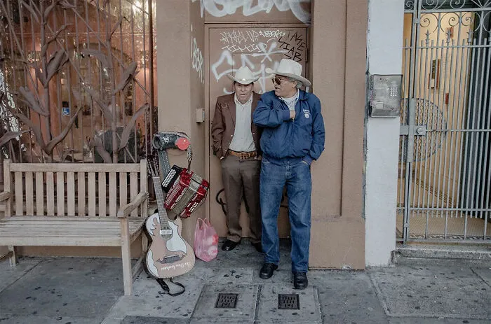 My 30 Photographs Documenting Daily Life Amidst San Francisco's Residents And Workers