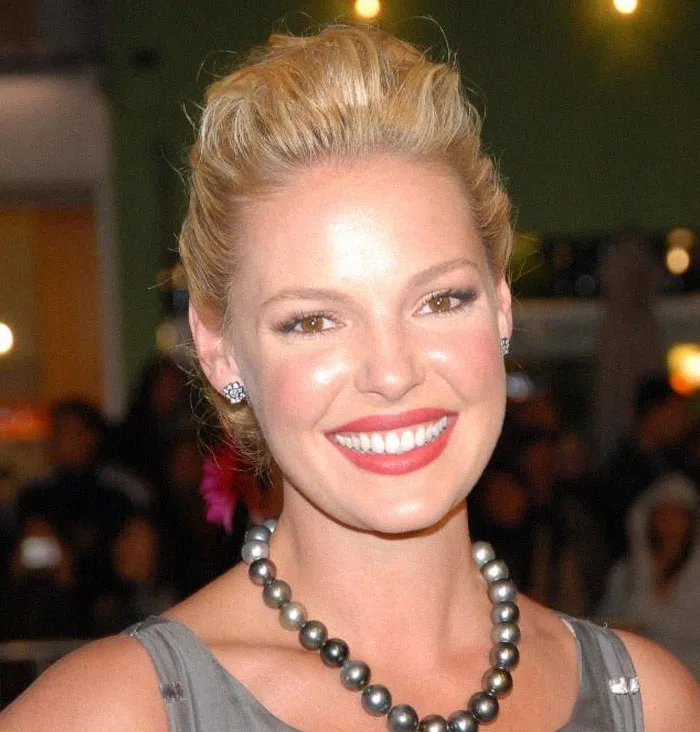 Katherine Heigl smiling, a bright actor, showcasing her amazing career potential.