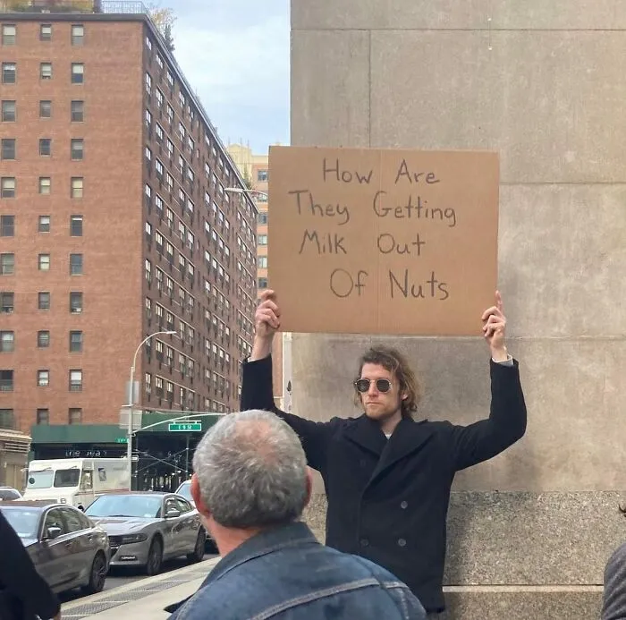 50 Times “Dude With Sign” Did Everyone A Public Service And Protested Everyday Annoying Things (New Pics)