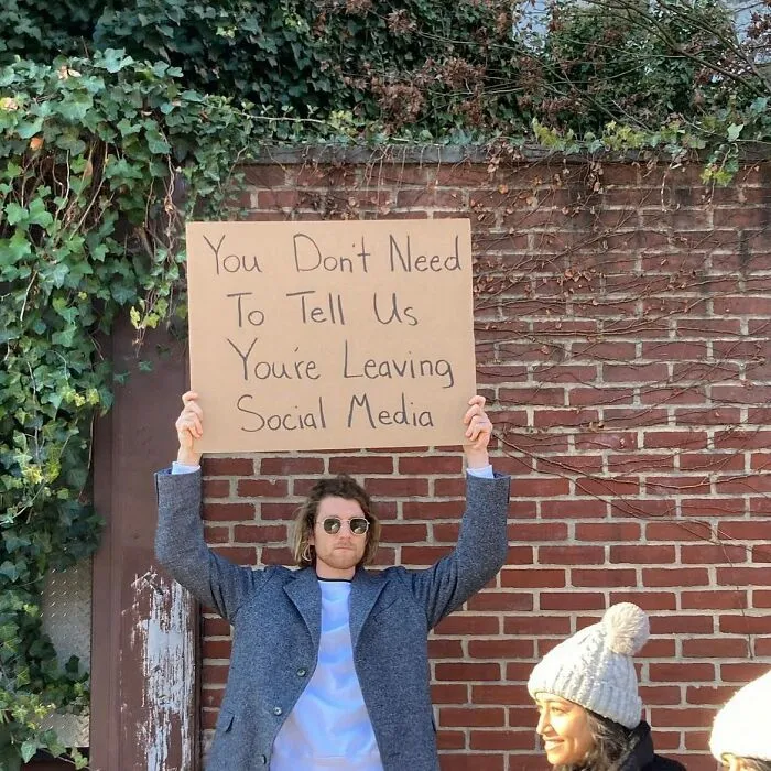 50 Times “Dude With Sign” Did Everyone A Public Service And Protested Everyday Annoying Things (New Pics)