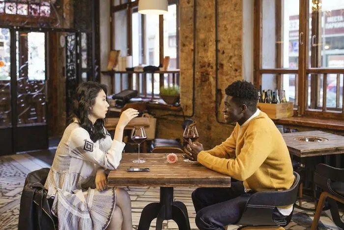 People Share 30 Deal-Breakers That Make Them Instantly Nope Out From A First Date
