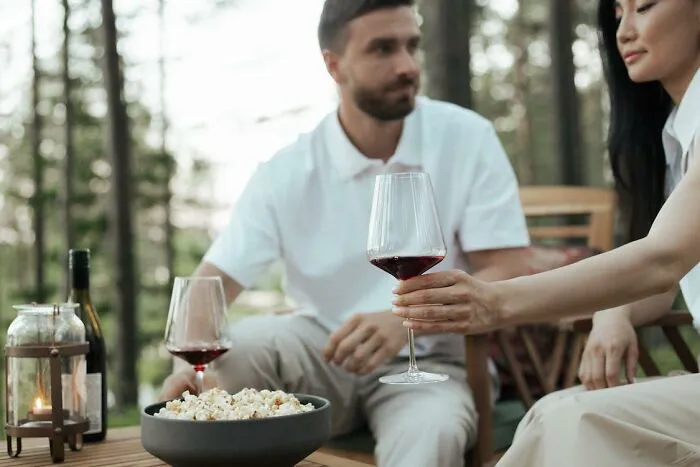 People Share 30 Deal-Breakers That Make Them Instantly Nope Out From A First Date