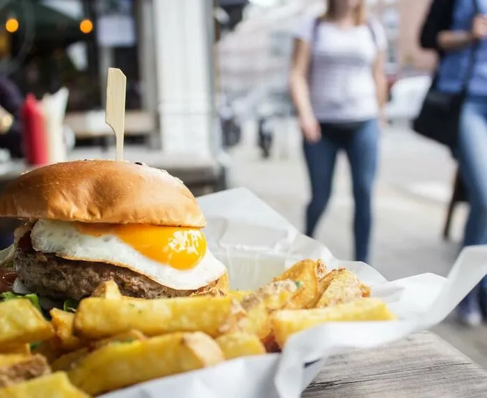 People Share 30 Deal-Breakers That Make Them Instantly Nope Out From A First Date