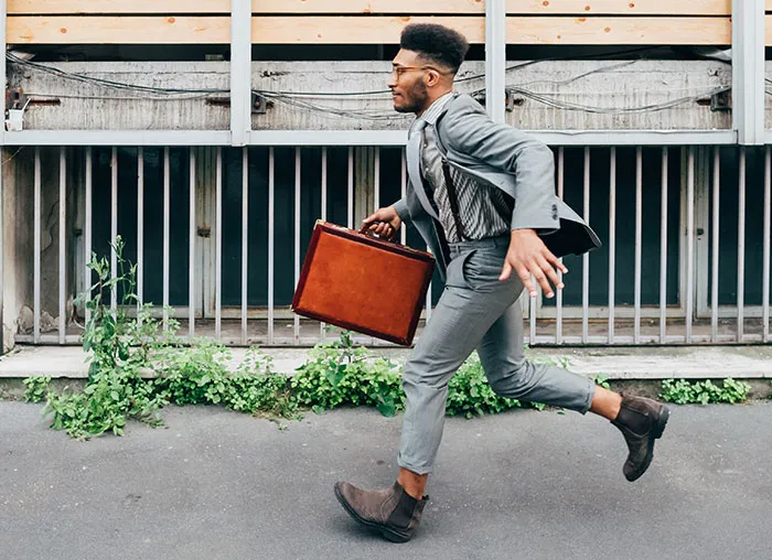 20 Normas extrañas implementadas en el trabajo que los empleados no podían creer