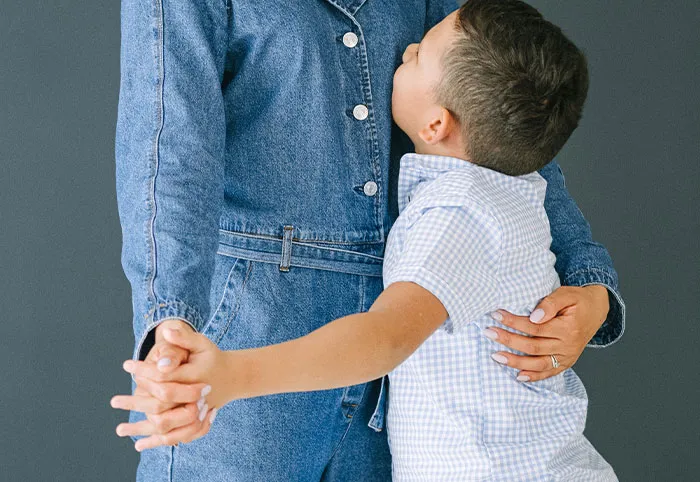 30 People Share Social Norms That They Find Weird, Make A Lot Of Hilariously Valid Points