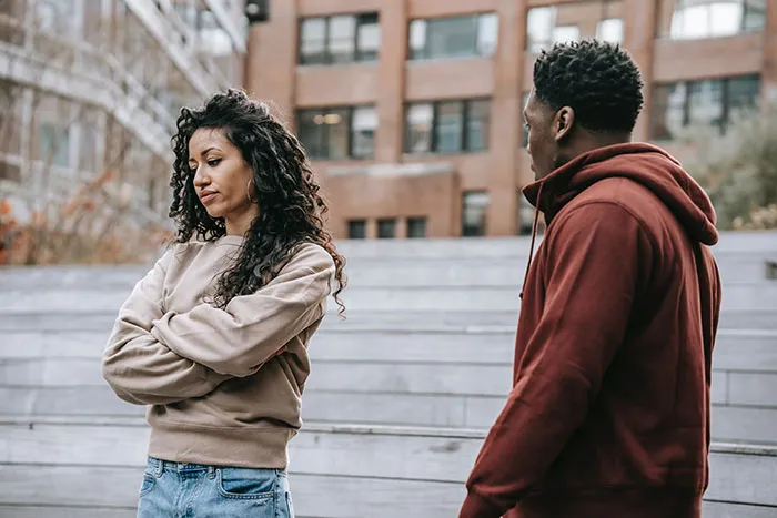 50 Brutal Moments When People Realized Their ‘Friends’ Didn’t Actually Like Them