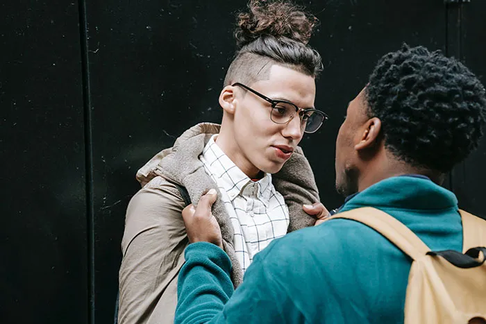 50 Brutal Moments When People Realized Their ‘Friends’ Didn’t Actually Like Them