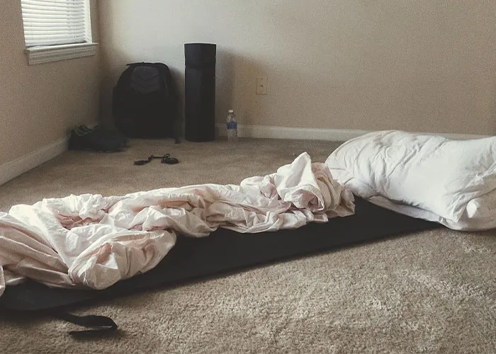 "She Poisoned My Food": 30 People Share Their Roommate From Hell Stories