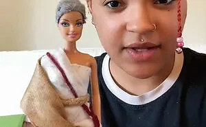 “I Accidentally Doomed Barbieland”: ‘Barbie’ Kicks Off A Hilarious ‘Weird Barbie’ Trend (29 Pics)