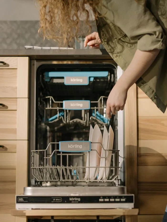 “What’s Something In [A Person’s] Kitchen That Immediately Tells You They’re A Good Cook?”
