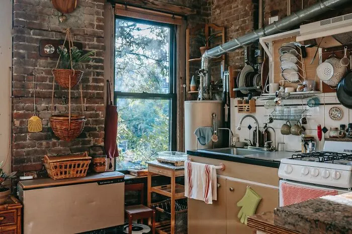 “What’s Something In [A Person’s] Kitchen That Immediately Tells You They’re A Good Cook?”
