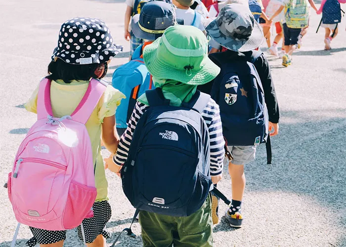 30 Kids That Experienced Growing Up In A Polyamorous Family Share What It Was Like