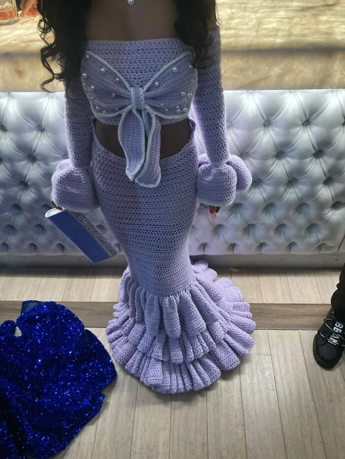 Esta estudiante hizo su propio vestido de graduación en ganchillo