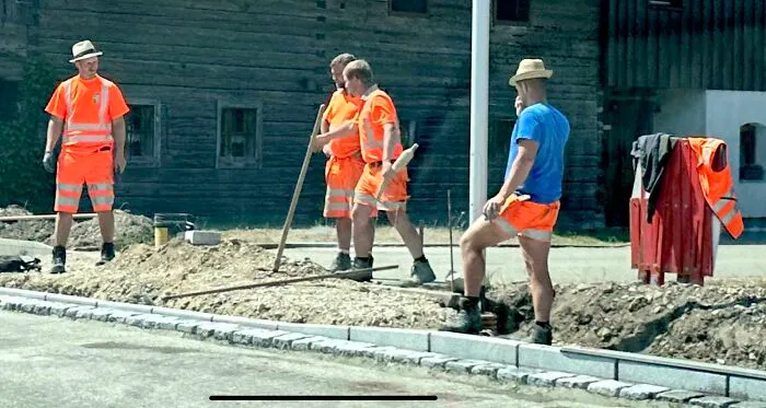 Diving Around Europe Right Now And Feeling Super Jealous Of Their Stylish, Summertime Ppe
